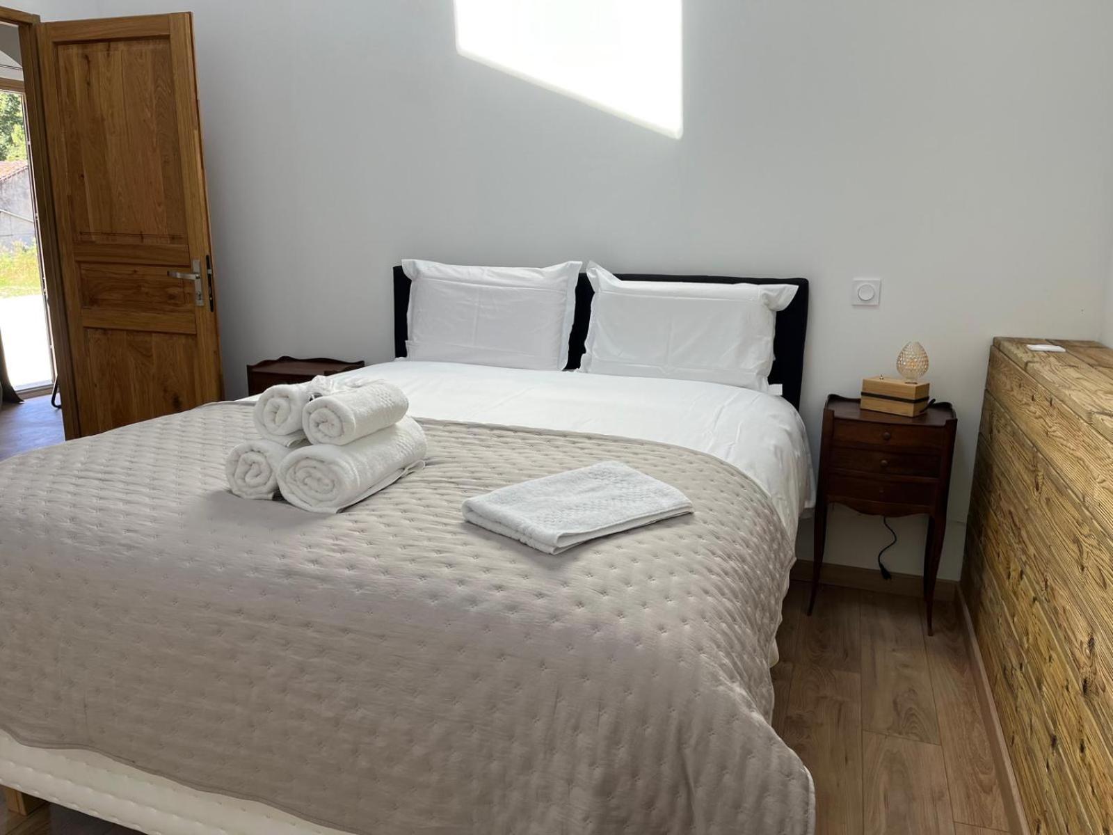 Fantastic Petit Beauval Saint-Sulpice-et-Cameyrac Exterior foto